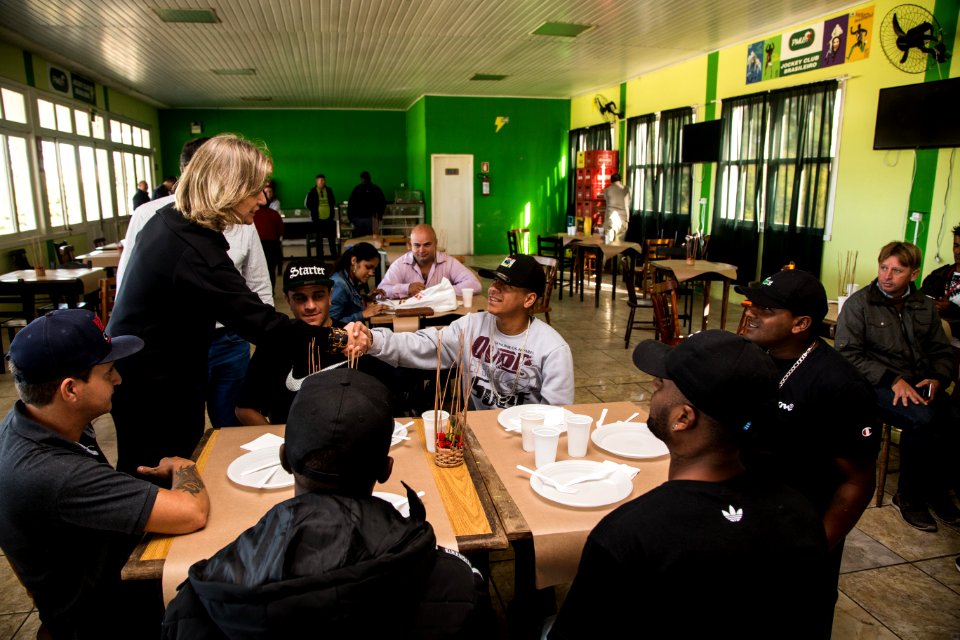 17.05.2019 - Prefeita Paula Mascarenhas participa do almoço de confraternização dos apenados do MOP com a presença de familiares - Foto: Gustavo Vara