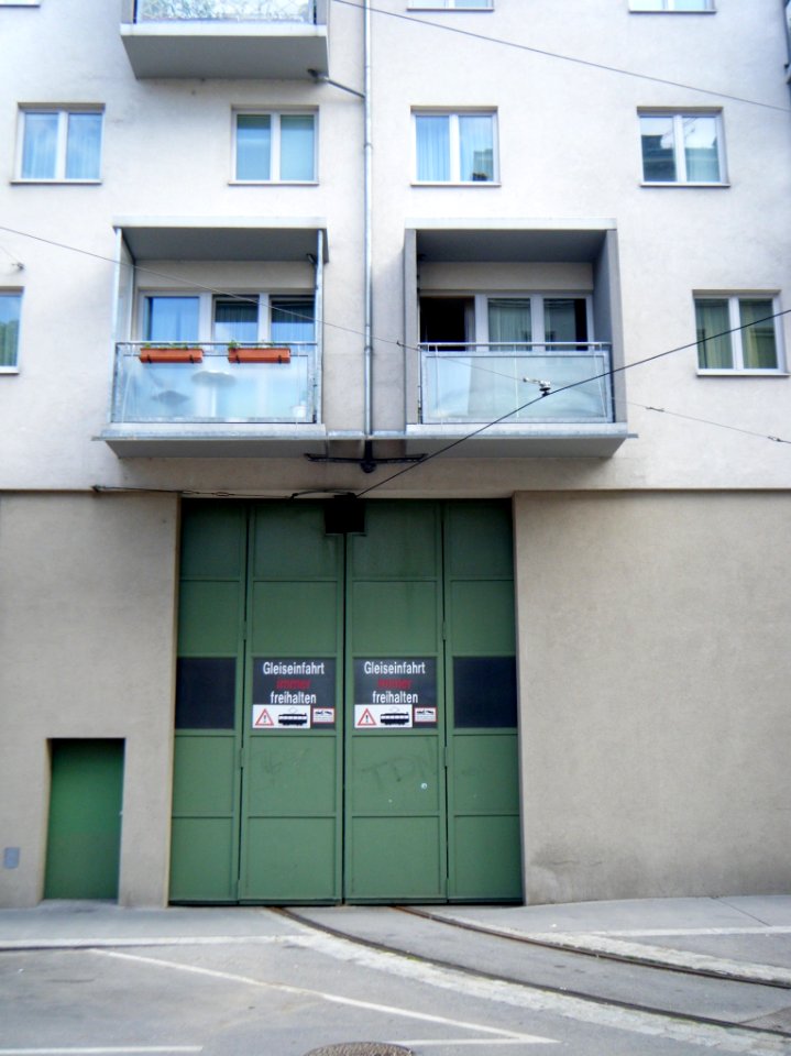tram door