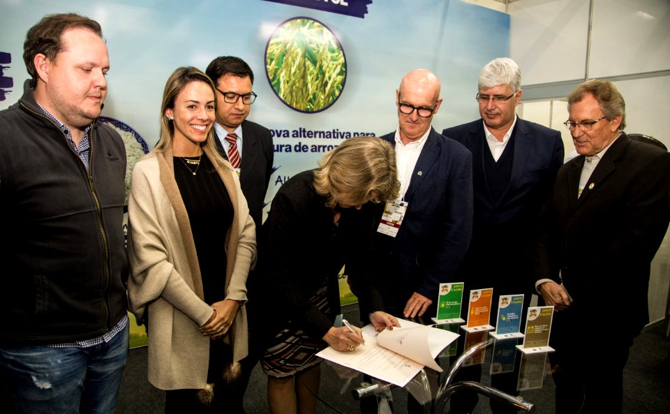 14.05.2019 - Prefeita Paula Mascarenhas realiza assinatura do Programa de Valorização do Arroz (Provarroz), do Instituto Rio Grandense do Arroz (Irga) - Foto: Gustavo Vara