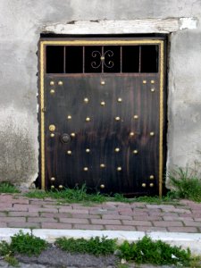 metal door photo