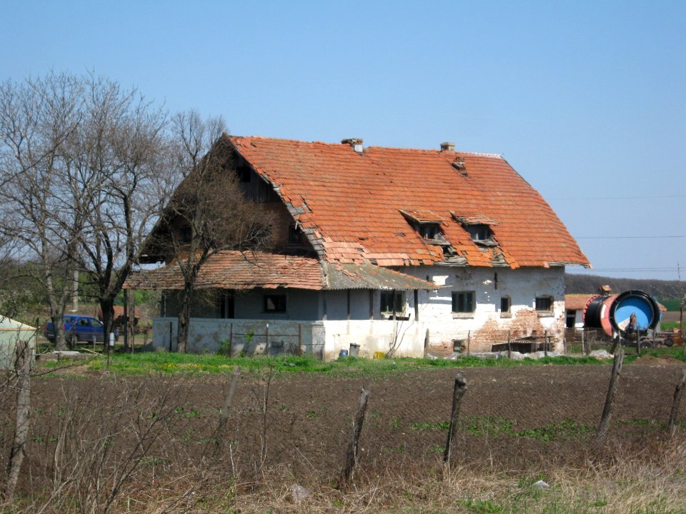 abandoned farmhouse