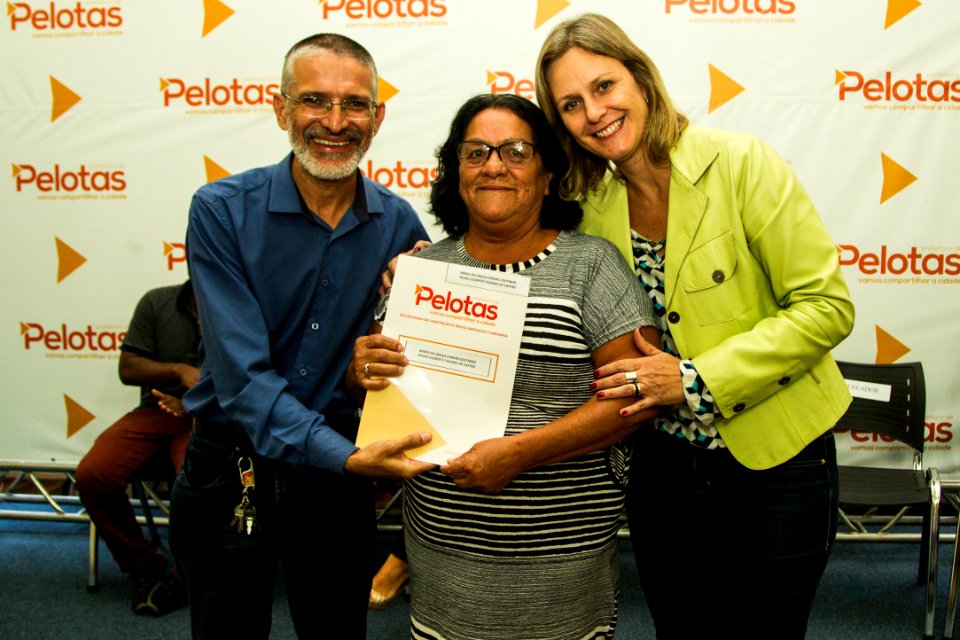 13.02.2019 - Prefeita Paula Mascarenhas realiza a entrega de contratos e carnês da Regularização Fundiária  do Navegantes - Foto: Gustavo Vara