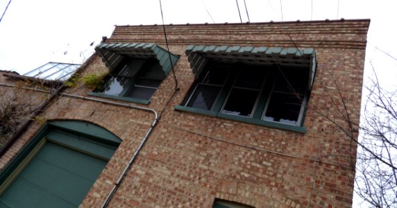 Higgins Glass Studio, 33 East Quincy Street