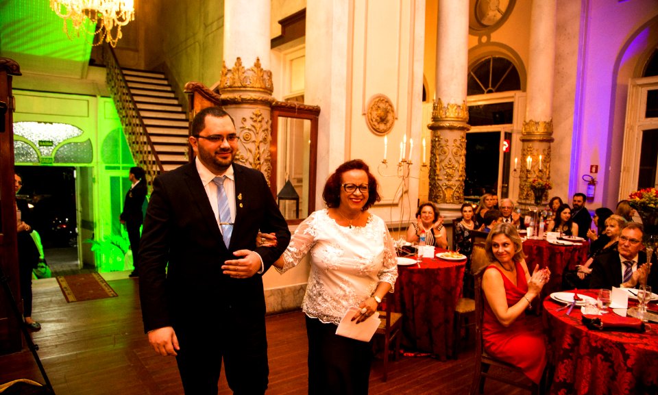 30.11.2018 - Prefeita Paula Mascarenhas e o vice Idemar Barz são homenageados no jantar de entrega do troféu Palácio de Glória no Salão Imperial do Clube Caixeiral - Foto: Gustavo Vara