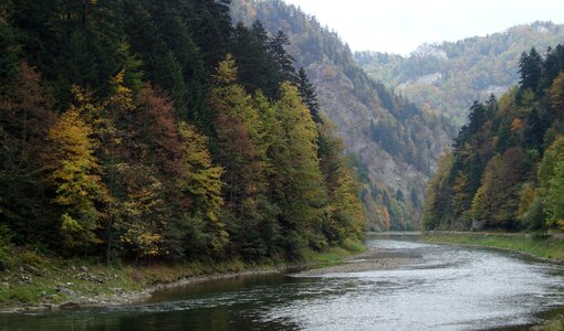 Autumn water mountains
