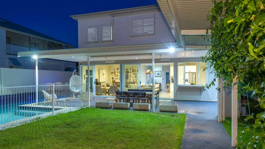 House outdoor garden