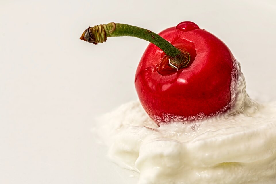 Dessert sweet white