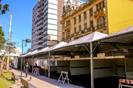 29.10.2018 Montagem da Feira do Livro - Fotos Gustavo Mansur