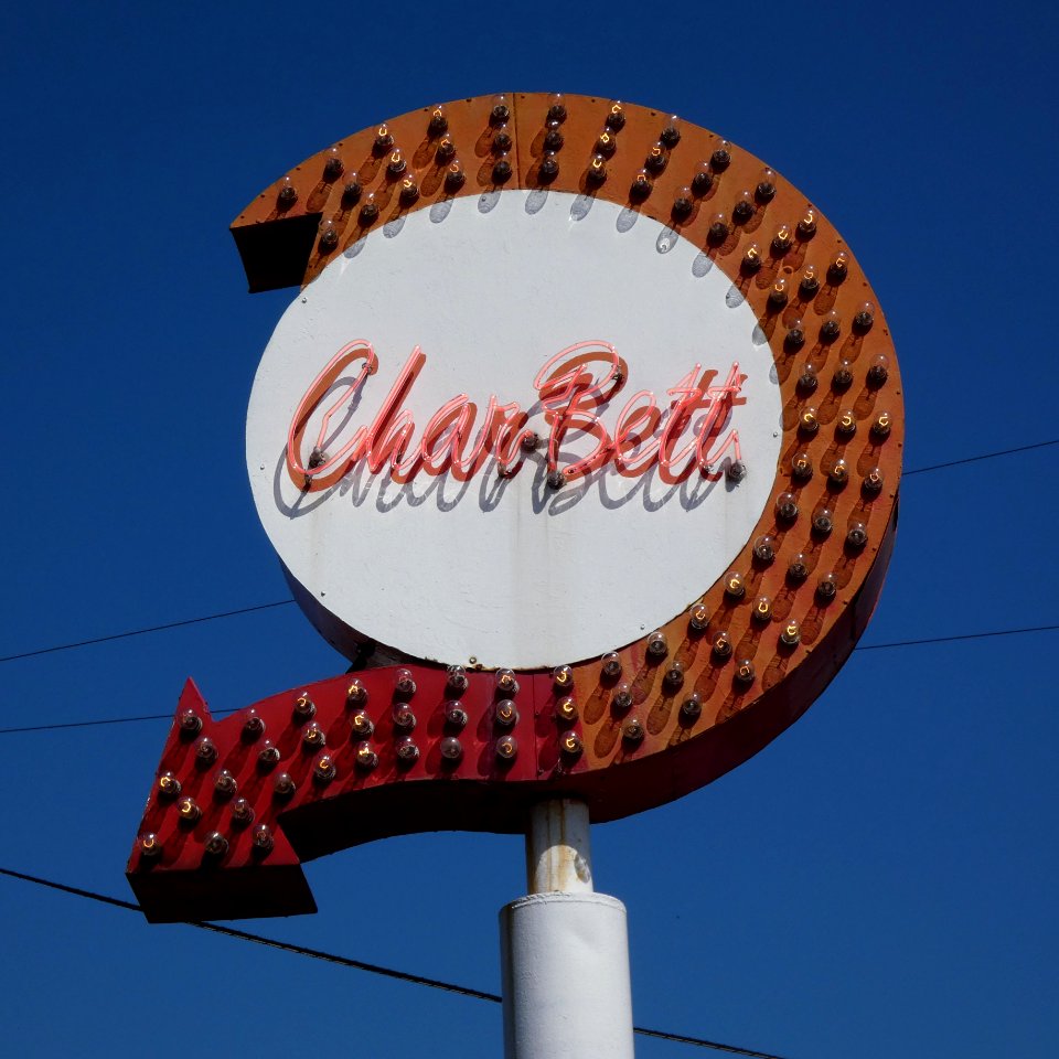 Char-Bett Drive In