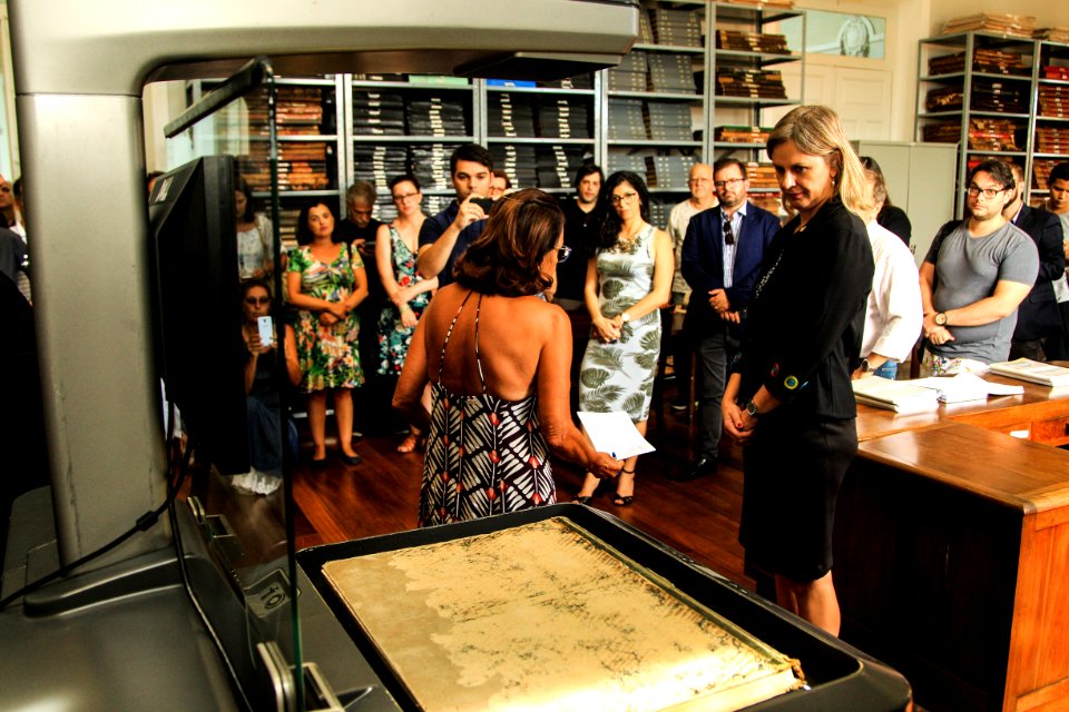 19.02.2019 - Prefeita Paula Mascarenhas participa da entrega do scanner planetário para digitalização do acervo da Bibliotheca Pública Pelotense - Foto: Gustavo Vara