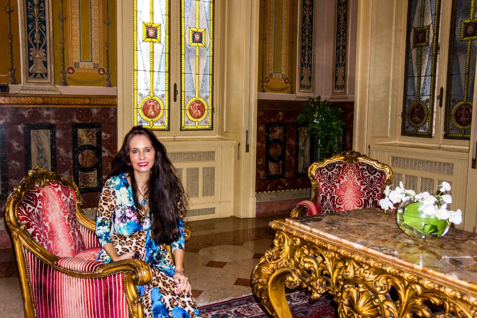 Female antiques fashion