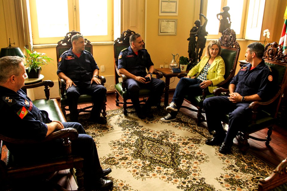13.02.2019 - Prefeita Paula Mascarenhas em reunião com comandante geral do CBMRS - Foto: Gustavo Vara