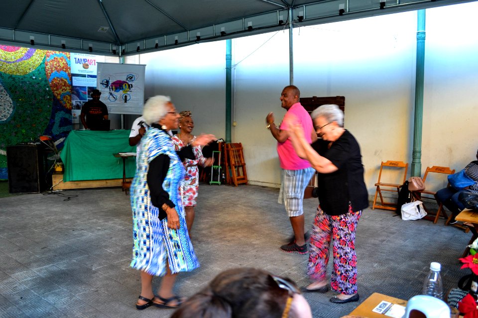 20.11.2018 Baile da Sirley e cortejo da Noite dos Tambores Foto Paulo Ienczak