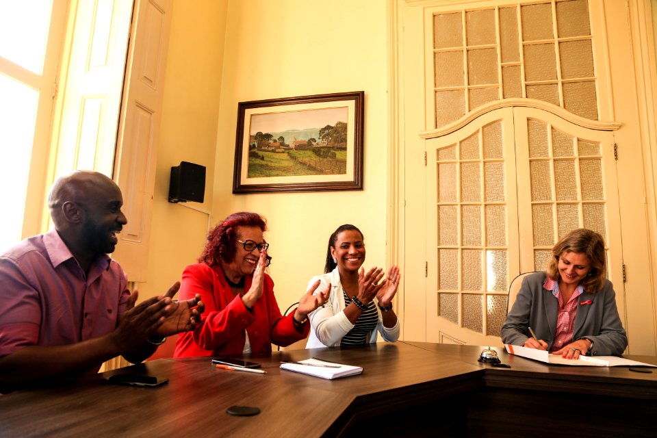 23.10.2018 - Prefeita Paula Mascarenhas realiza assinatura das leis de autoria da vereadora Daiane Dias  - Foto: Gustavo Vara