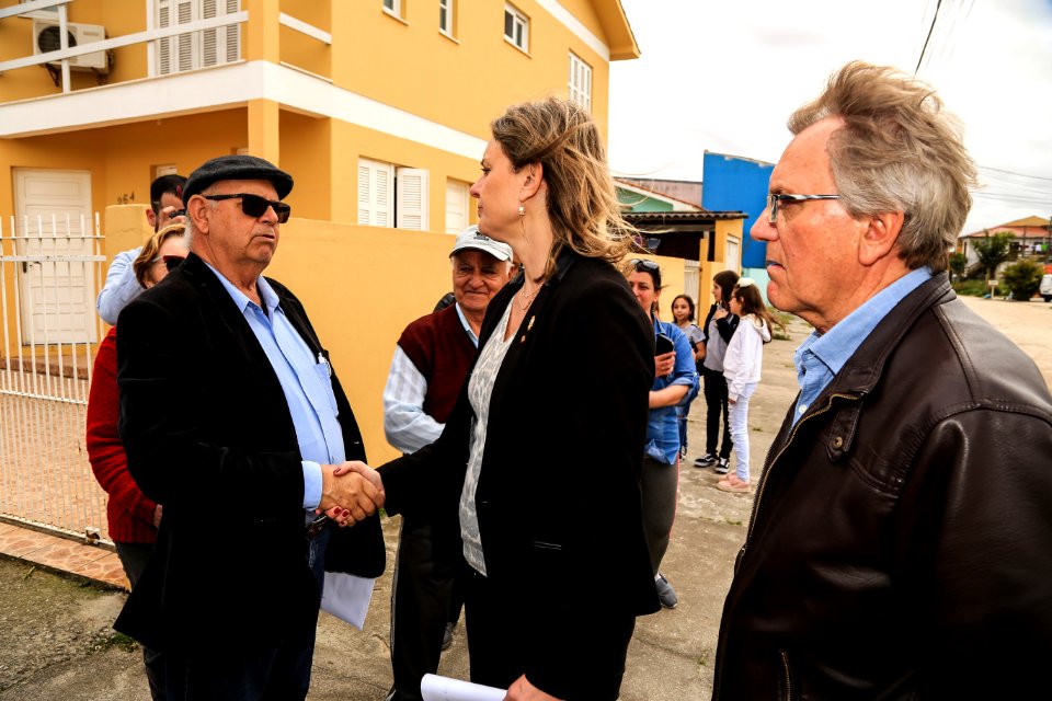 11.10.2018 - Prefeita Paula Mascarenhas e o vice Idemar Barz realizam a entrega de veículos no reservatório R5, entrega de máquinas e visita nas obras do Sanep,  no Fragata - Foto: Gustavo Vara