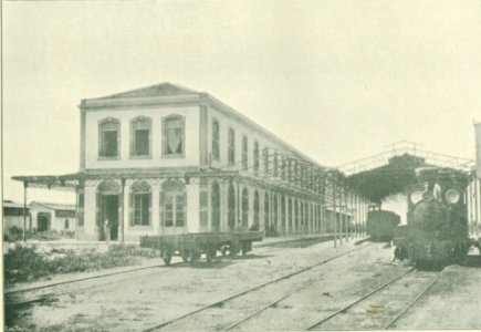 A estação central da linha de Ambaca em Luanda (c. 1889)