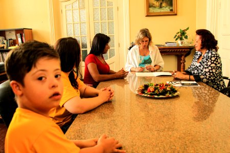21.10.2018 - Prefeita Paula Mascarenhas realiza a assinatura da lei 6658 que institui a Semana de Conscientização e Orientação sobre Síndrome de Down, anualmente para o dia 21 a 28 de março - Foto: Gustavo Vara