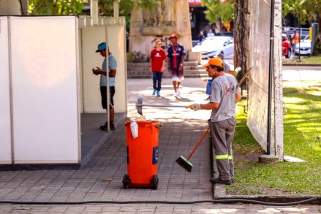 29.10.2018 Montagem da Feira do Livro - Fotos Gustavo Mansur