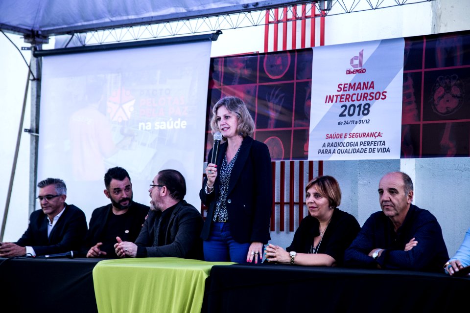 29.11.2018 - Prefeita Paula Mascarenhas palestra na Semana Intercurso do Instituto Educacional Dimensão - Foto: Gustavo Vara