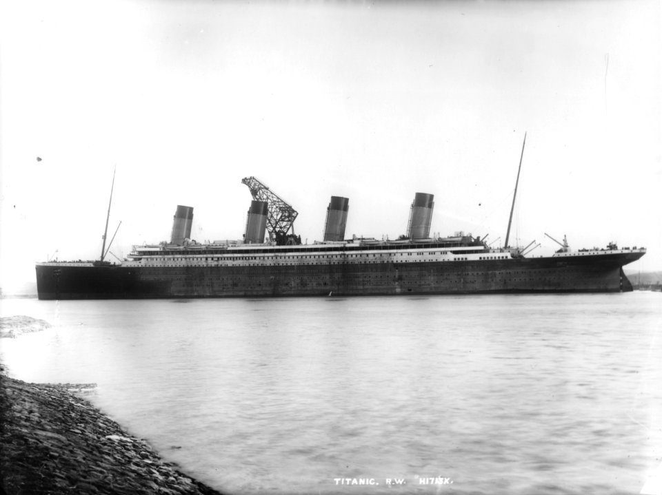 Titanic Leaving The Docks