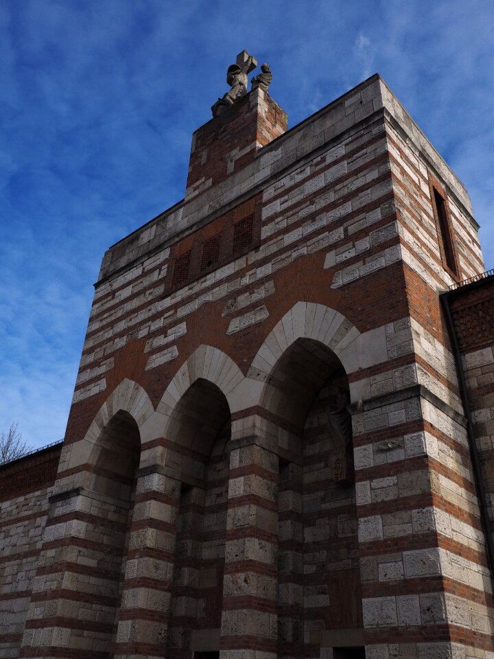 New ulm building catholic