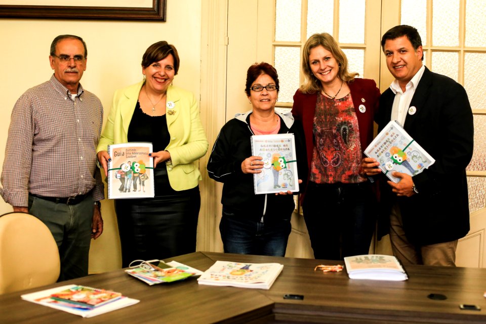 26.09.2018 - Prefeita Paula Mascarenhas durante entrega de material educativo em braile  - Foto: Gustavo Vara