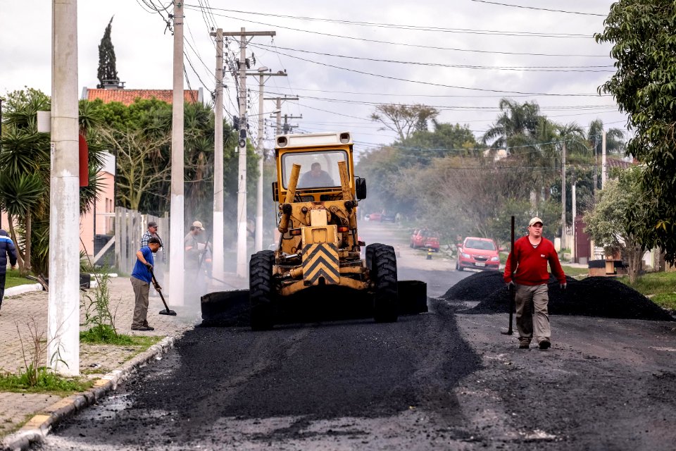14.08.2018 Regularização asfáltica rua Paul Harris - Fotos Gustavo Mansur