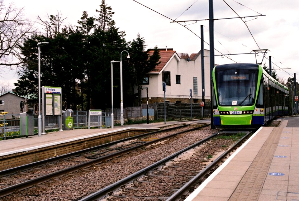 Croydon tram 2564 entering Sandilands stop photo