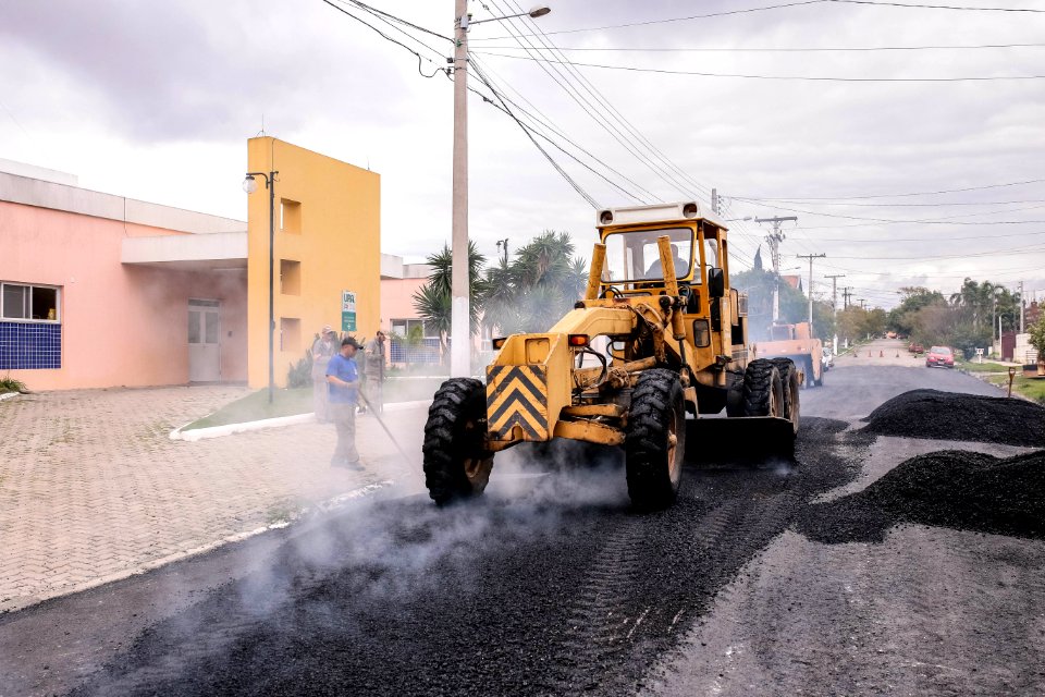 14.08.2018 Regularização asfáltica rua Paul Harris - Fotos Gustavo Mansur