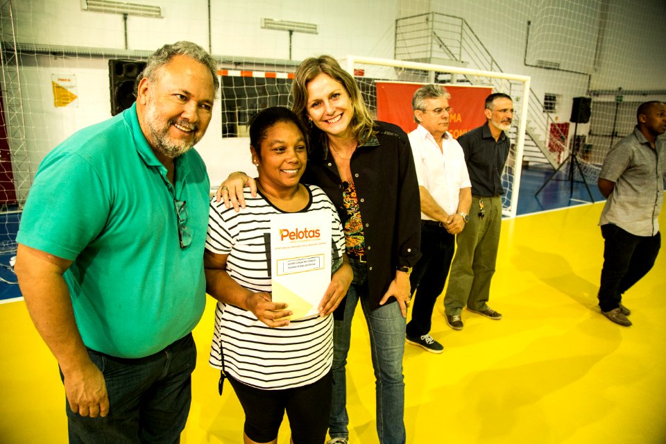 25.01.2018 - Prefeita Paula Mascarenhas durante entrega de certificados de regularizacão fundiária do Mário Meneghetti - Foto: Gustavo Vara