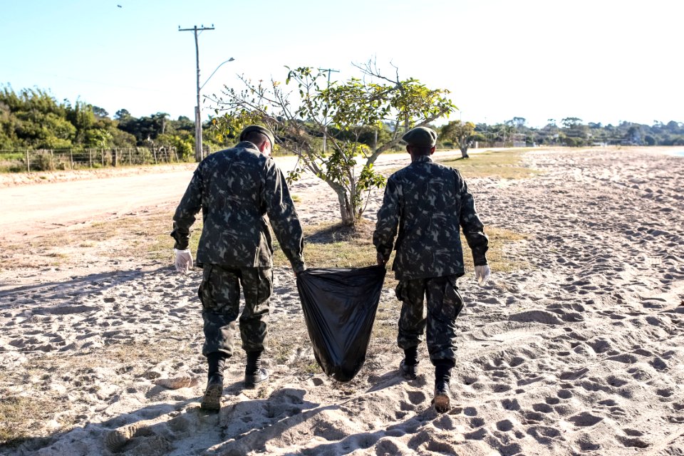 09.06.2018 Mutirão de Limpeza da Praia do Laranjal - Fotos Gustavo Mansur