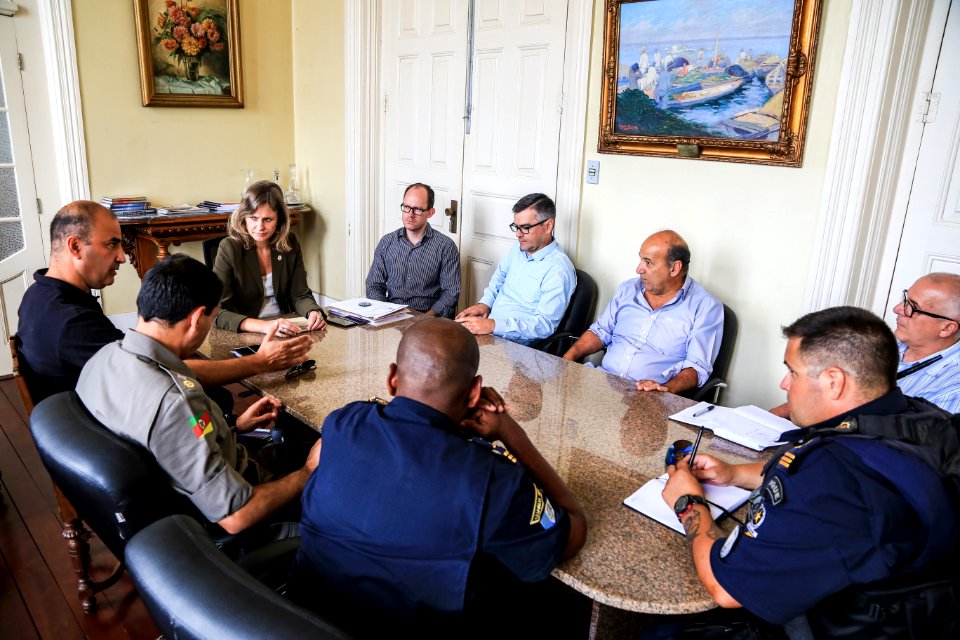24.01.2018 - Prefeita Paula Mascarenhas em reunião com forças policiais e secretarias, sobre estratégias para elevar a segurança no transporte coletivo