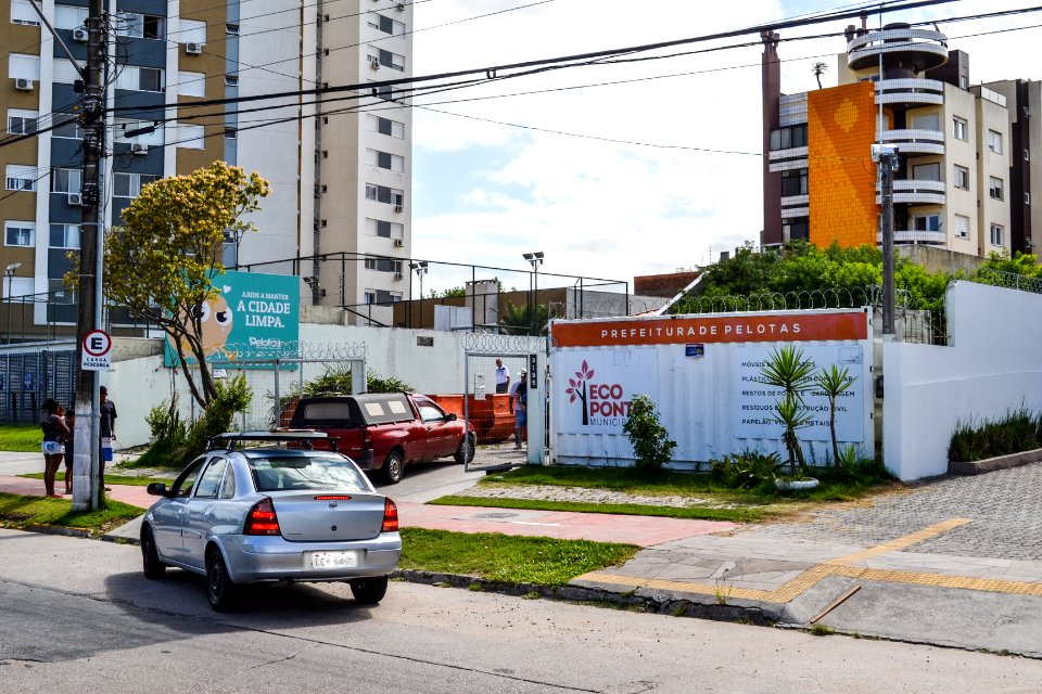 25.01.2018 - Recebimento de materias no Ecoponto de Pelotas . Localizado na Juscelino Kubitschek de Oliveira, 3.195.