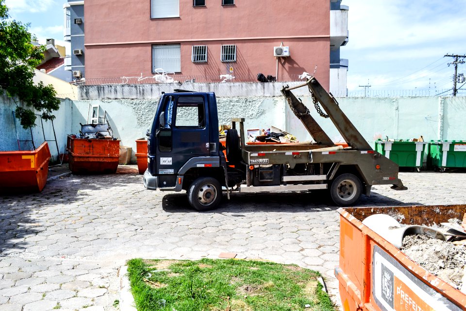 25.01.2018 - Recebimento de materias no Ecoponto de Pelotas . Localizado na Juscelino Kubitschek de Oliveira, 3.195.