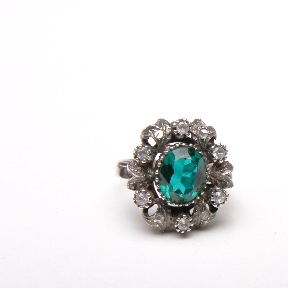 Bright emerald jewelry