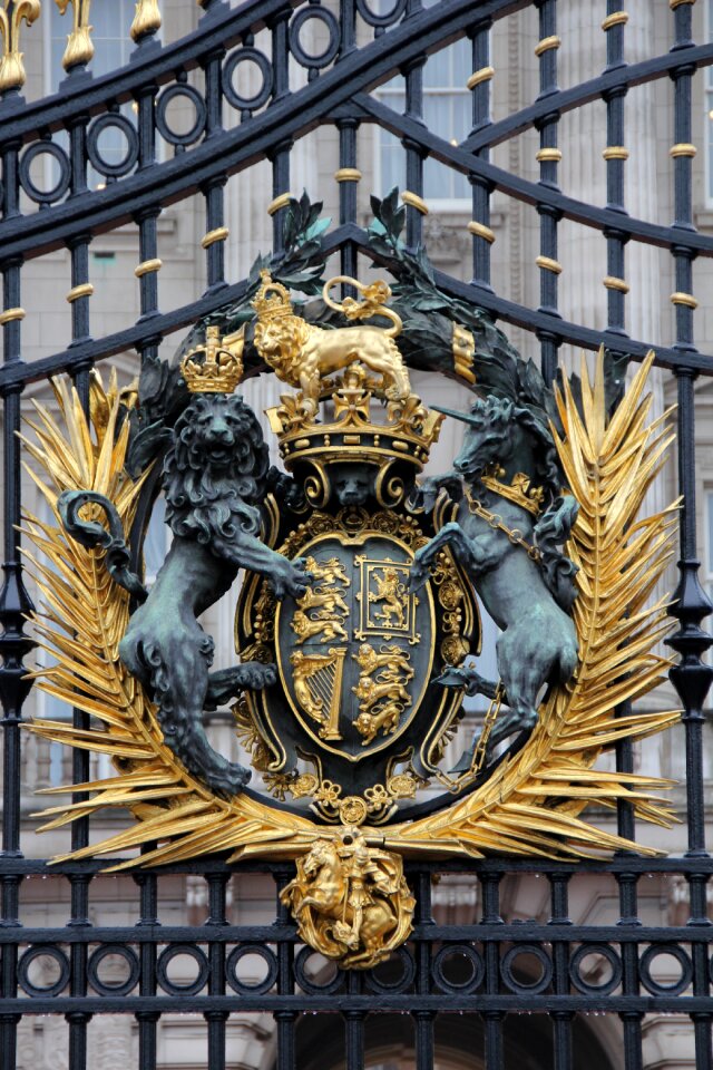 Coat of arms golden input