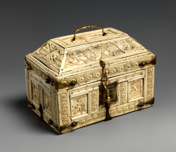 Casket with Warriors and Dancers- 17.190.239