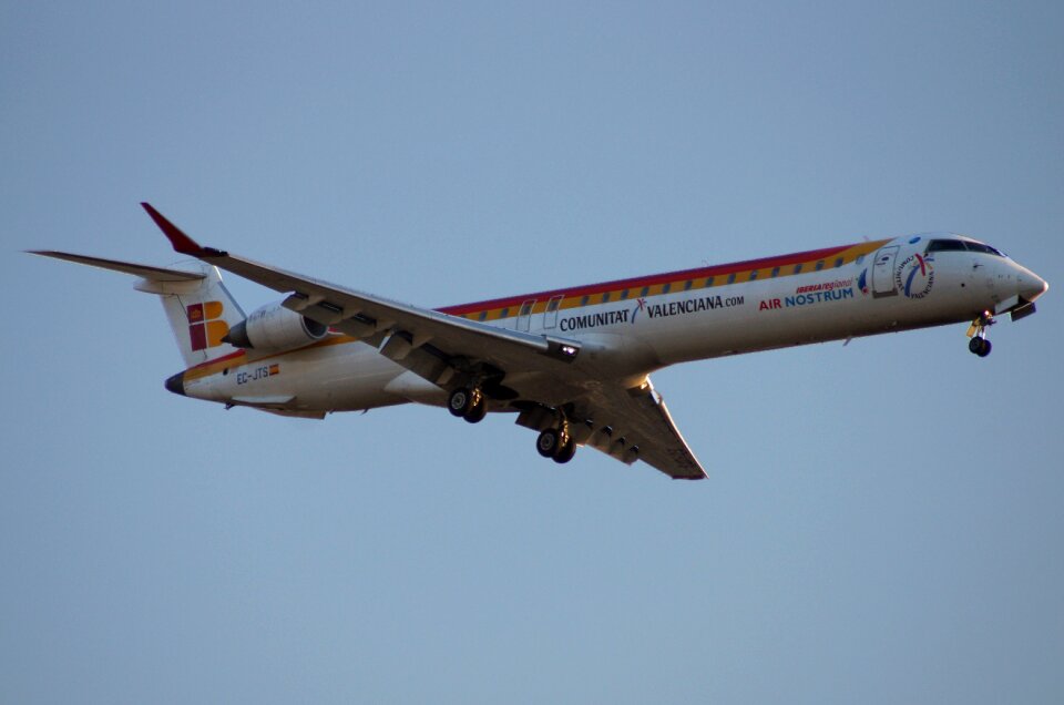 Aircraft traveling crj 900 regional iberia