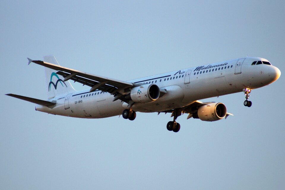 Aircraft traveling a321 airlines hermes