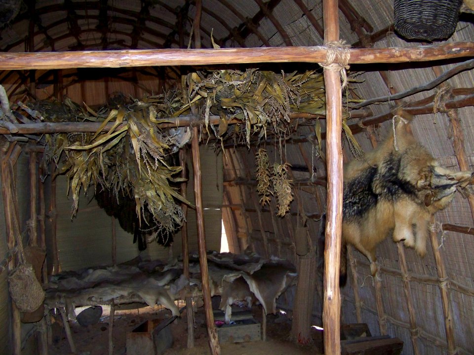 dest jamestown  native am hut