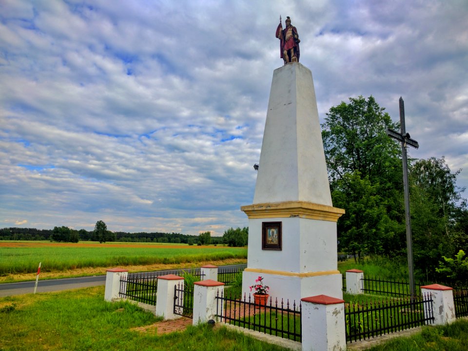 Kapliczka Świętego Floriana. Południowe Podlasie, Polska.  Wayside shrine of Saint Florian. South Podlasie, Poland.