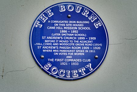 Plaque attached to the Comrades Club