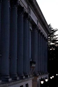 Doe Memorial Library