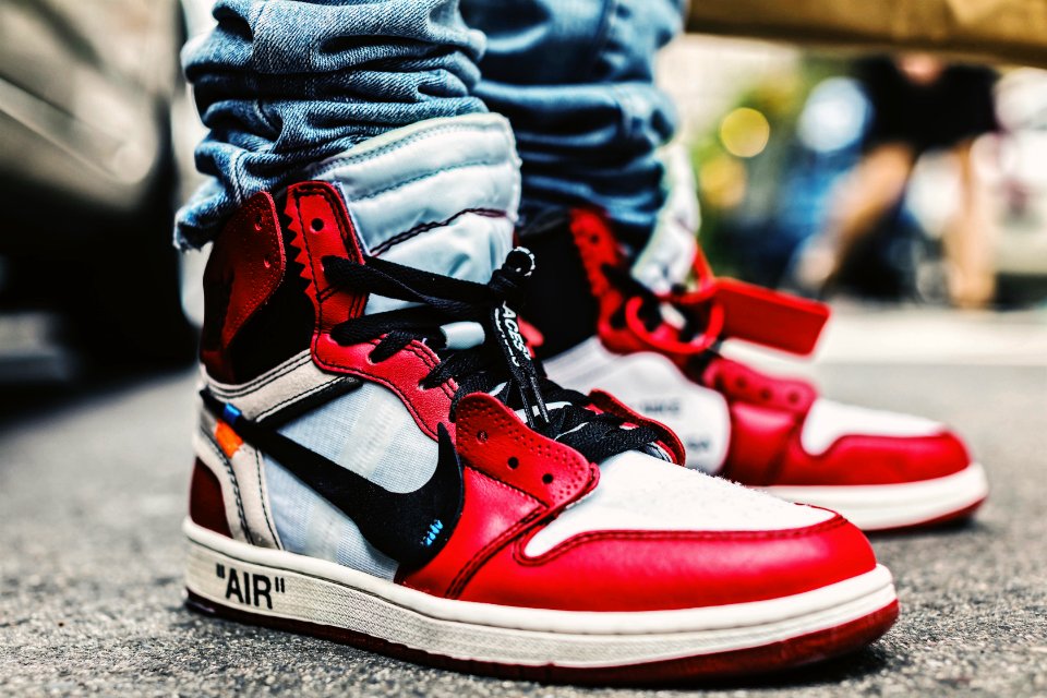 OFF WHITE x AIR JORDAN 1
