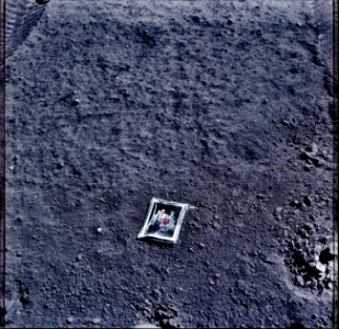 The photograph on the Moon photo