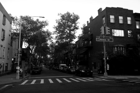 Hewes St