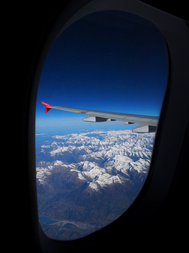 Aircraft window view lookout
