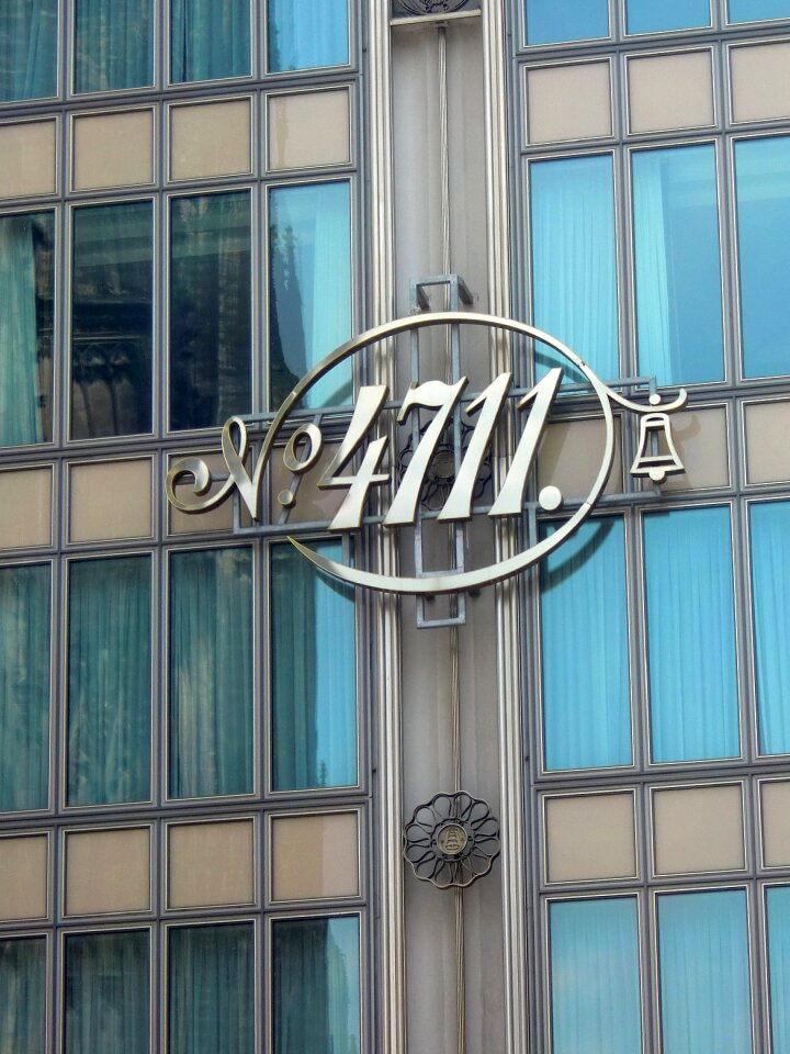Building architecture advertising