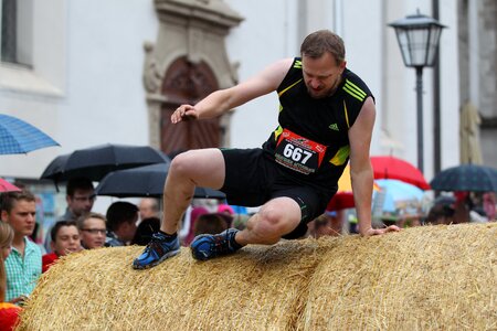 Extreme running strongman running