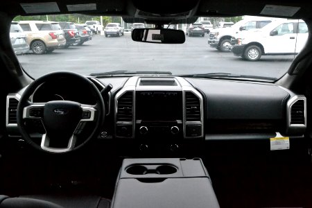 2020 Ford F-150 Lariat interior photo